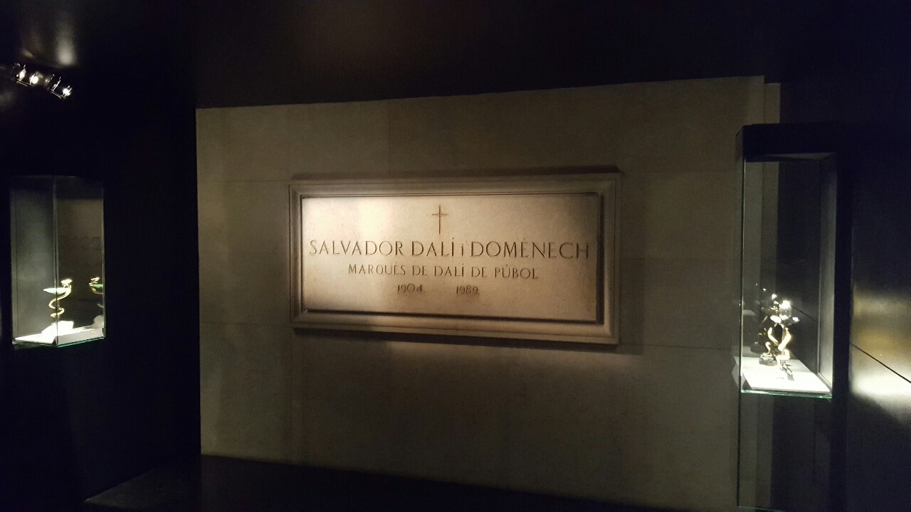 Dalí's tomb