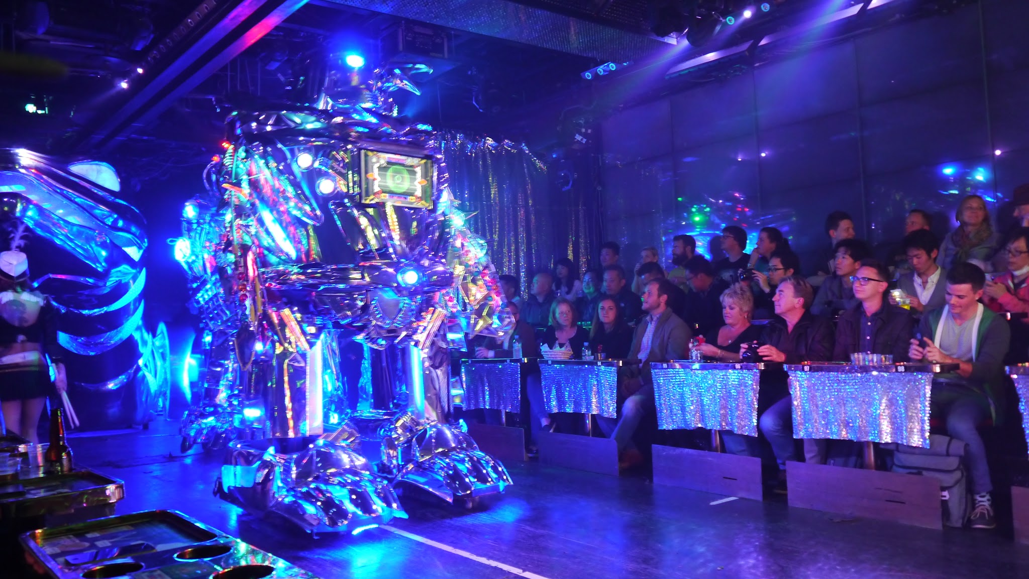 Robot restaurant mecha